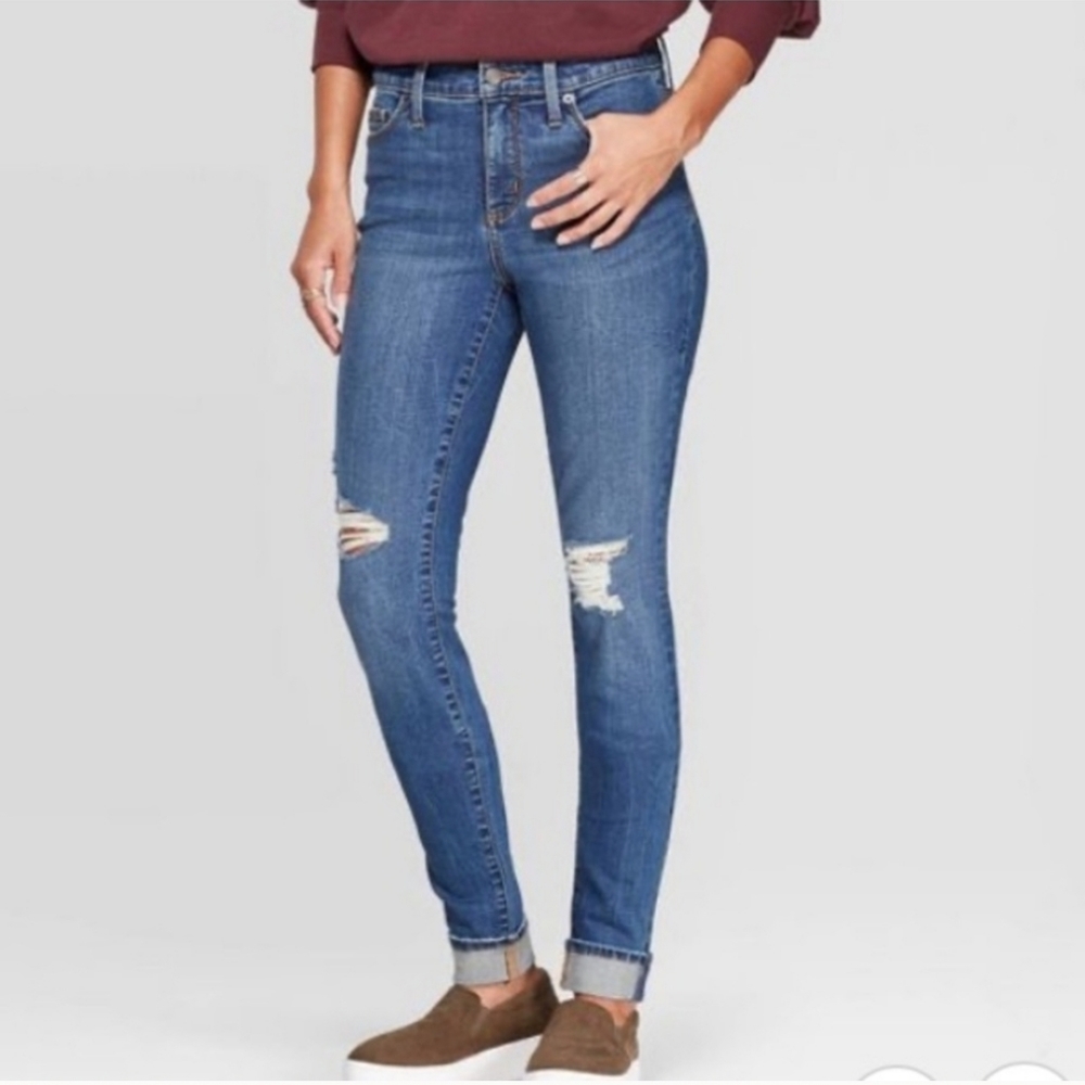 Universal Thread High Rise Skinny Jean Cropped/Frayed Size 4/27